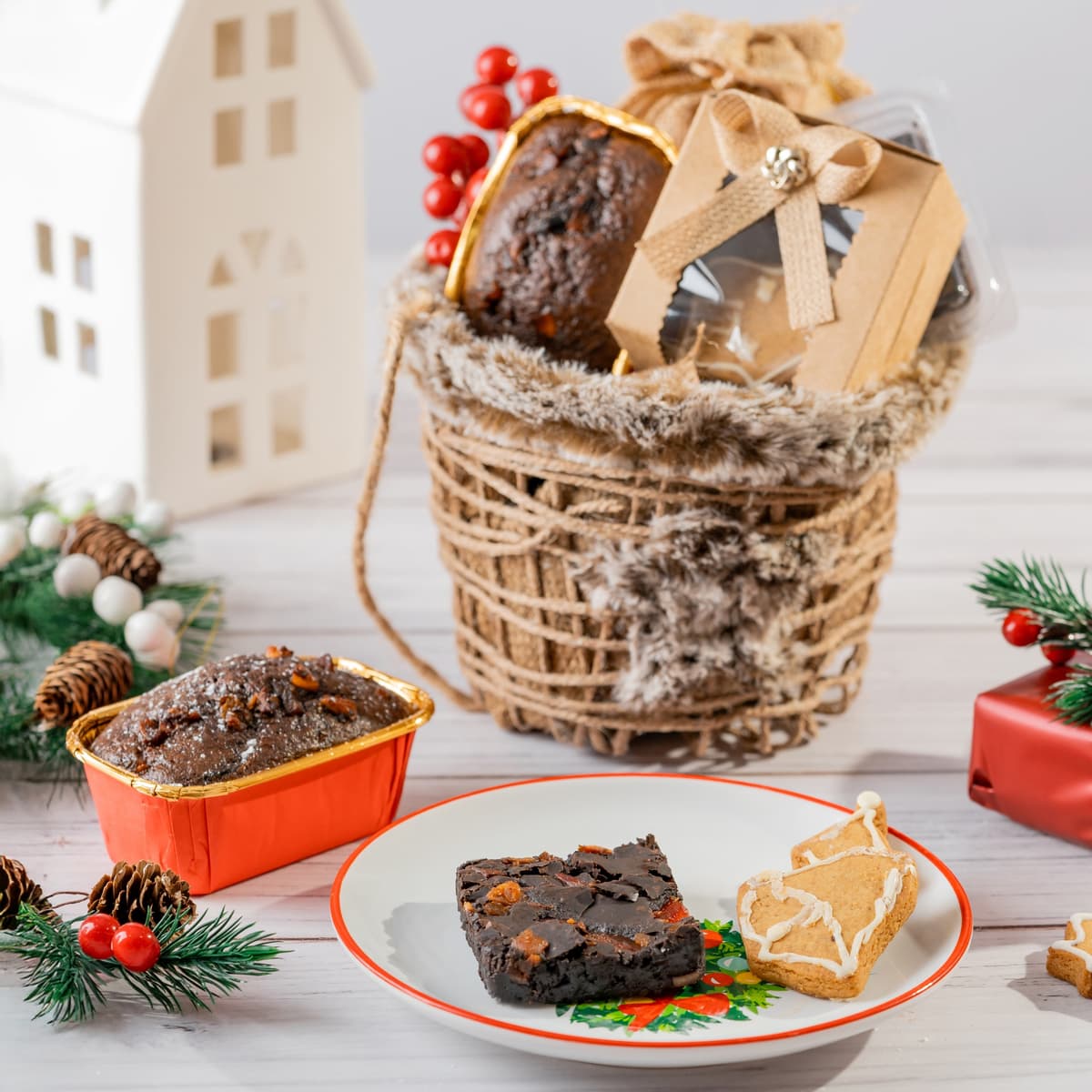 Holly Jolly Bundle Christmas Gift Hamper