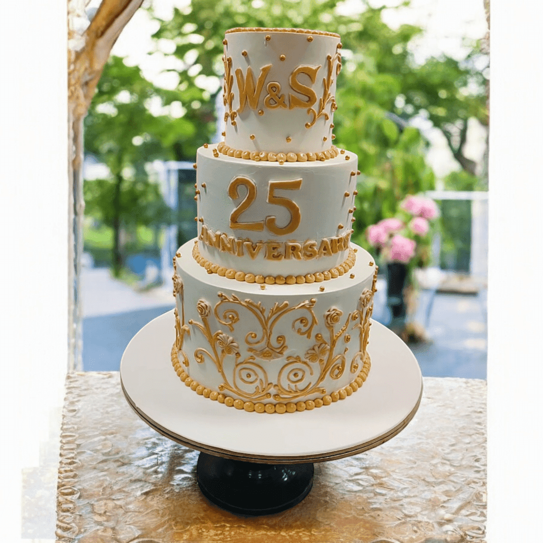 Magnificant 3 Tier Anniversary Cake