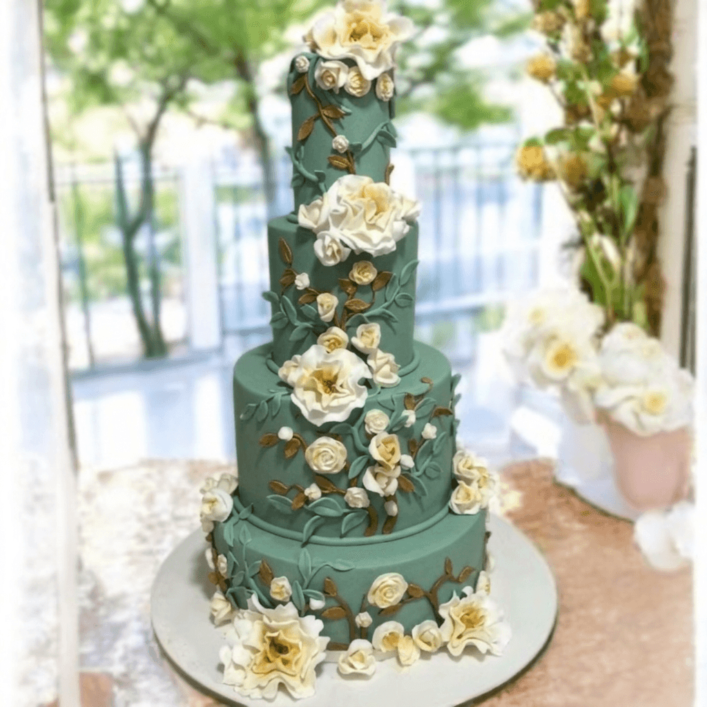 Luxurious 4 Tier Wedding Cake
