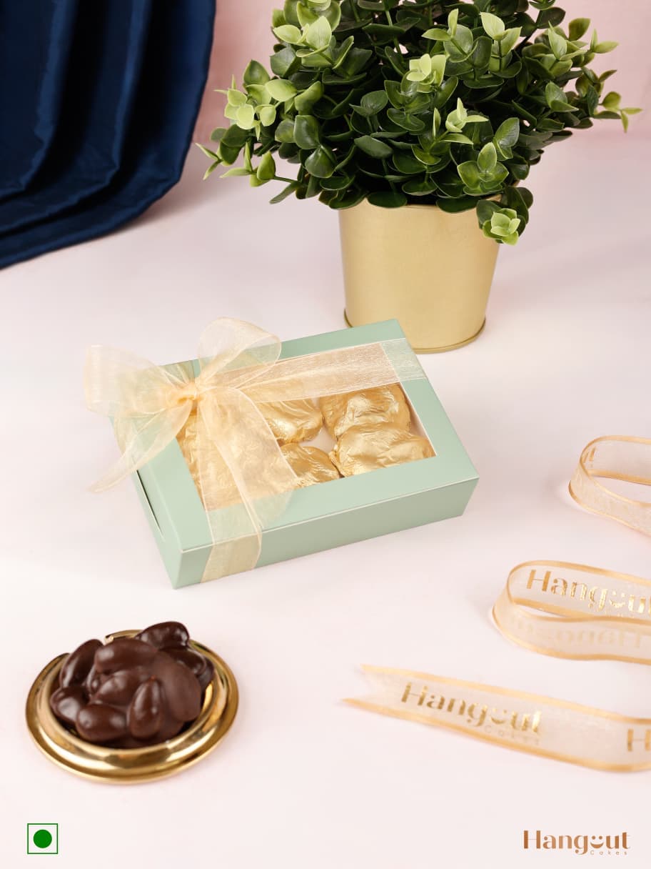 Almond Clusters Box