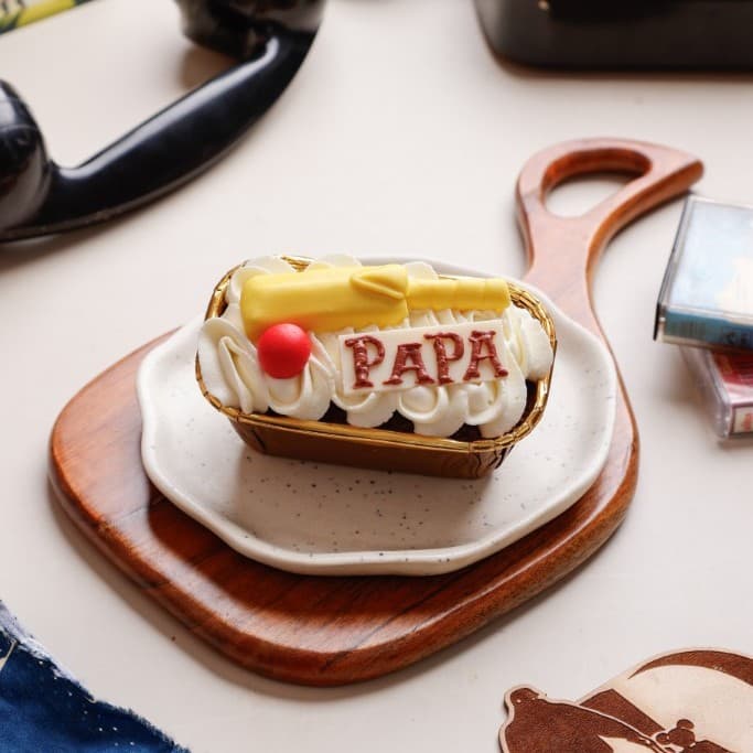 Mava Glazed Barcake Father's Day Special Cricket Cake