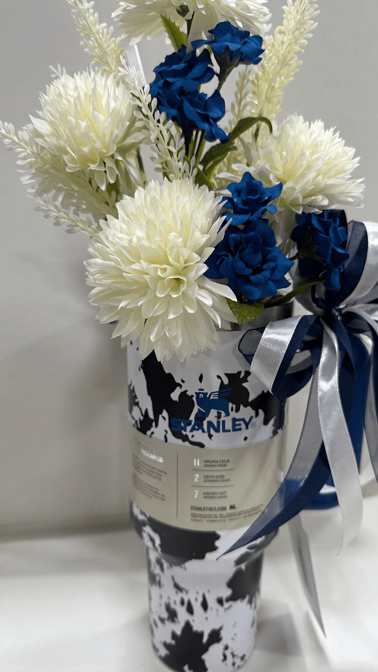 Black and White Stan Flower Bouquet
