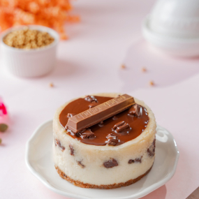 Kitkat Baked Cheese Bento Cake