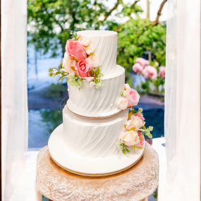 Gorgeous 3 Tier Wedding Cake