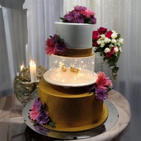 Cake with light in middle tier